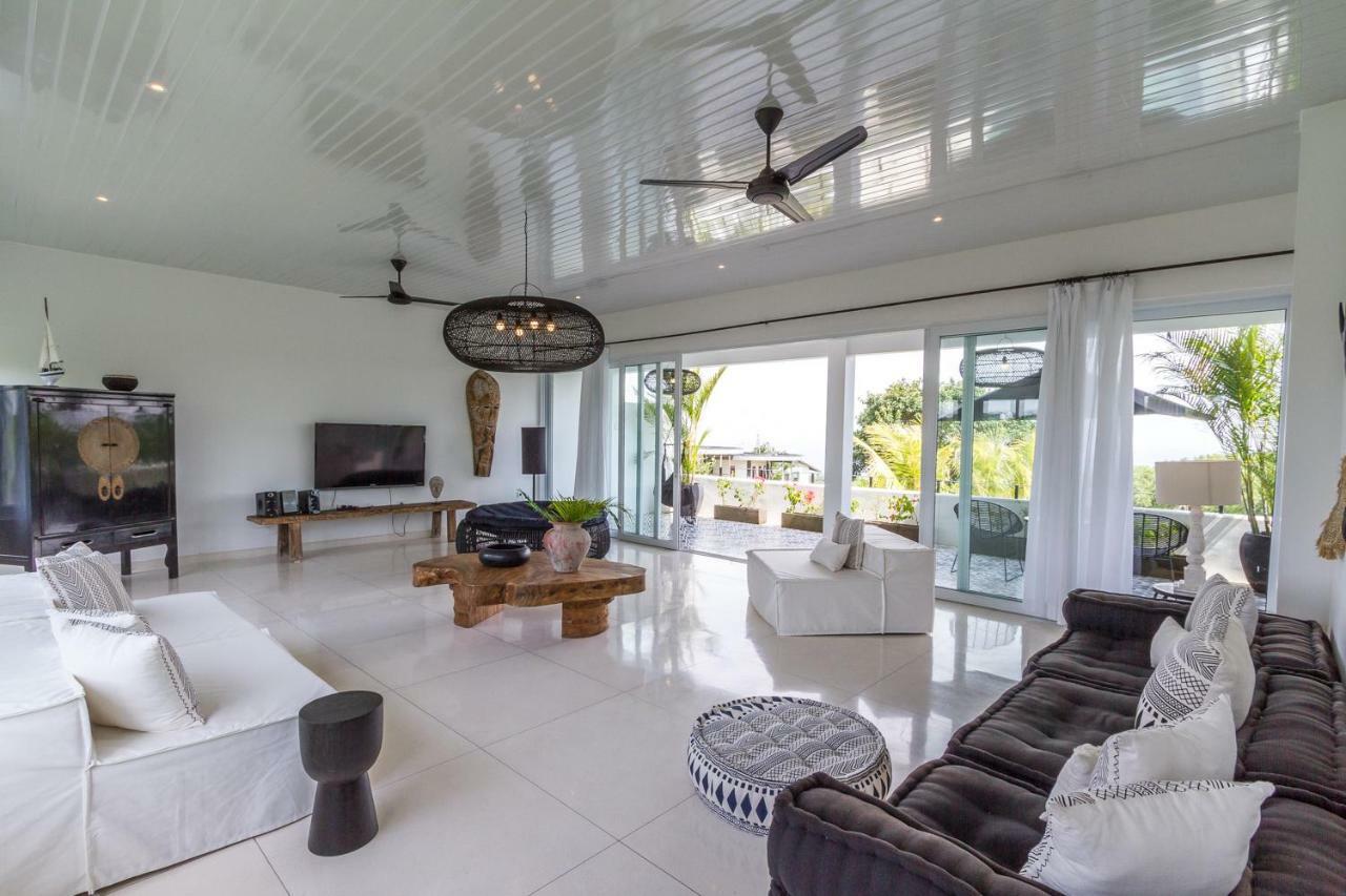 Villa Kusuma - Luxury Sea View 5 Bedroom Villa Close To Savaya อูลูวาตู ภายนอก รูปภาพ